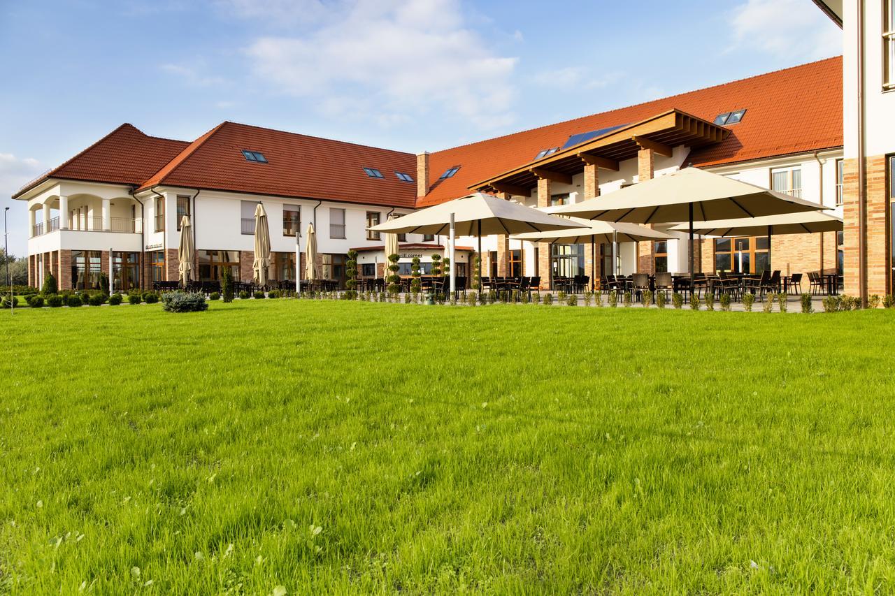 Family-Hotel Balástya 외부 사진